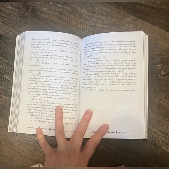 FINAL PRICE Miss Peregrine's Home for Peculiar Children - Picture 4 of 4